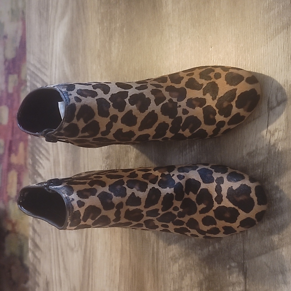 INC 7 Floriann Animal print booties NIB
